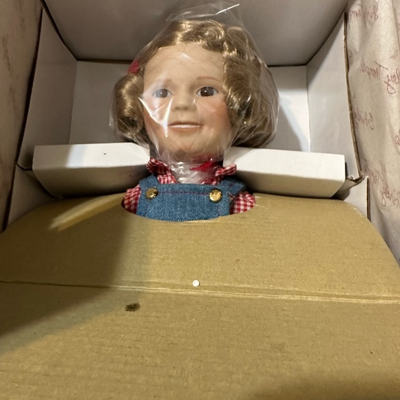 Rebecca of Sunnybrook Farm Shirley Temple doll by The Danbury Mint - Picture 3 of 5